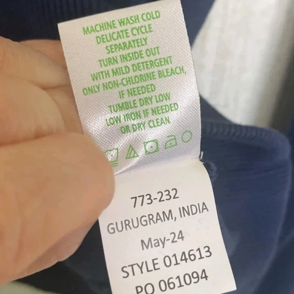 NWT Lilly Pulitzer Size Medium Ballad Sweatshirt Low Tidy Navy Monkey Half Drop - Picture 6 of 11